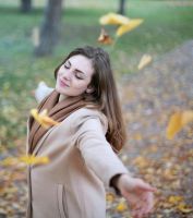 Woman Open Arms While Closed-eyes Smiling Photo